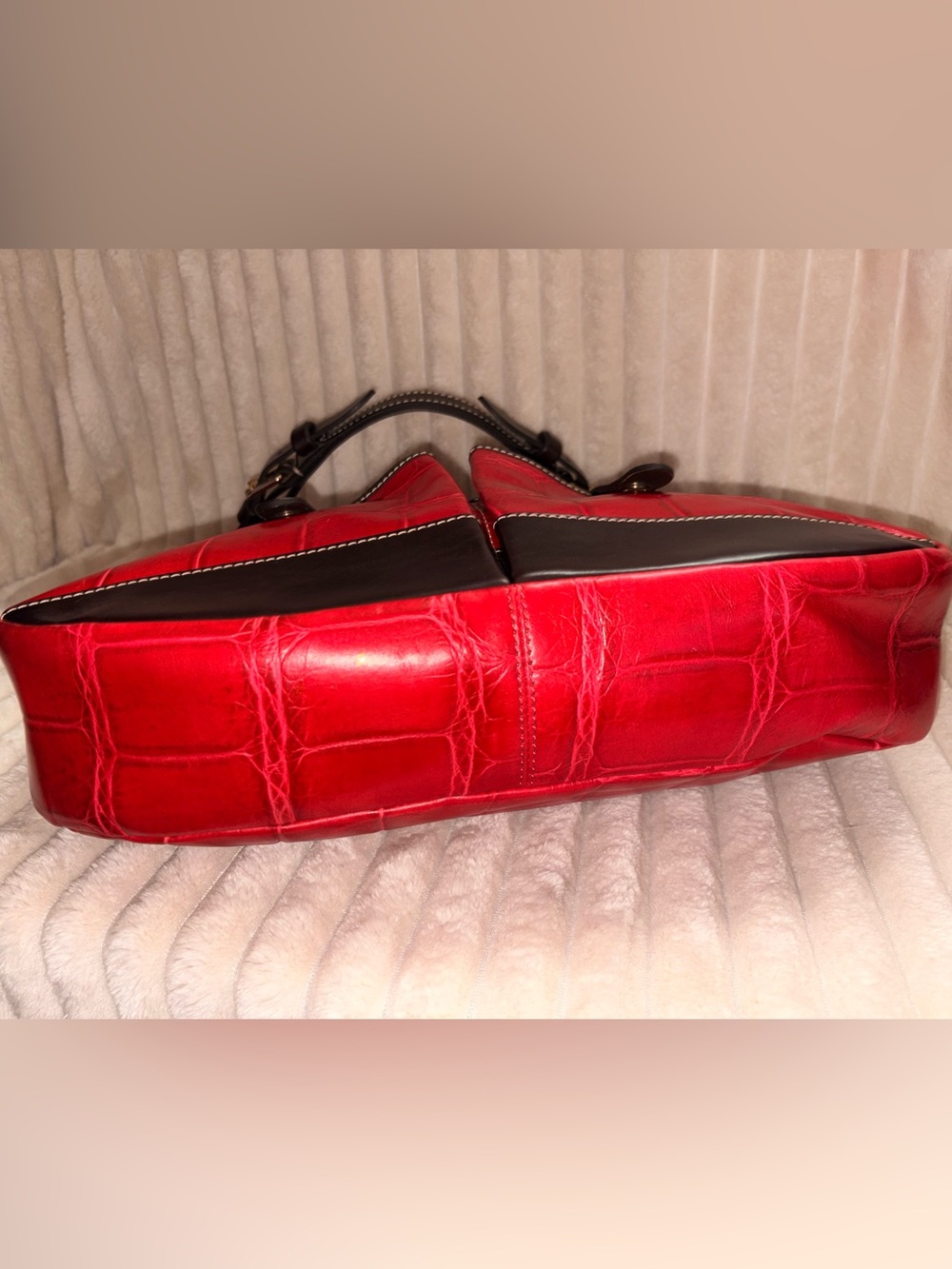 NWOT Dooney & Bourke Nile Red Croc Embossed Leather Shoulder Hobo Bag - Picture 8 of 11